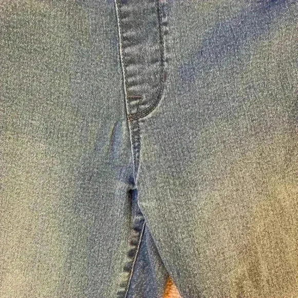 Old navy super skinny high rise blue jeans in size 8 - Picture 3 of 7